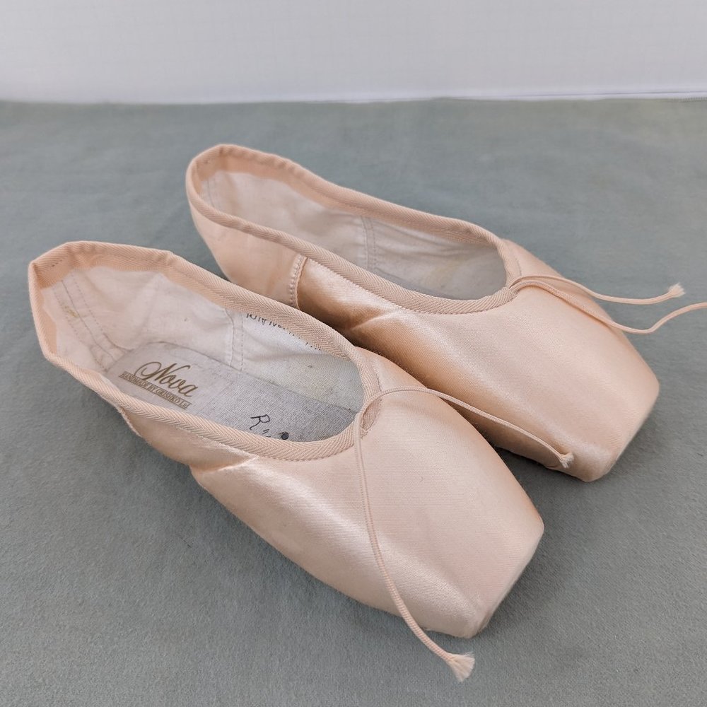 Grishko Nova Pointe Shoes For Ballet Dancers Size 6.5m Gem